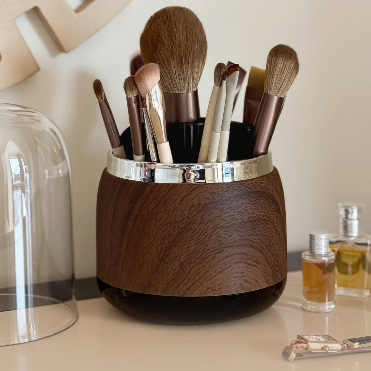 Light Luxury Makeup Brush Hold - Luxury Skincare And Makeup Brands ulasan dan harga